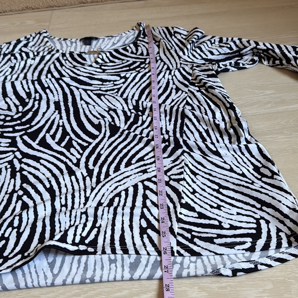 3/$10 Alyx Black and White Zebra Print 3/4 Sleeve Top - Picture 7 of 10